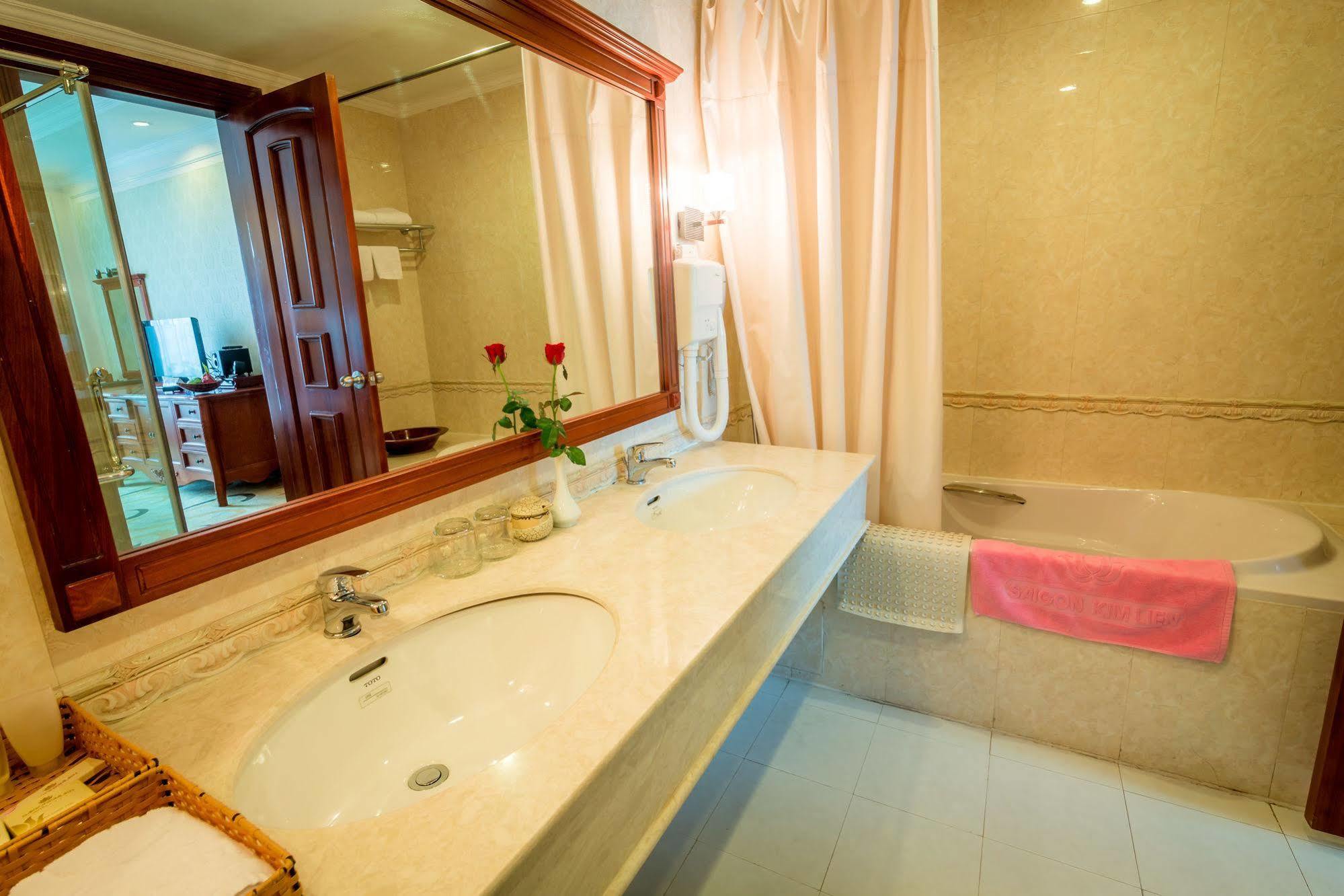 Sai Gon Kim Lien Hotel Vinh City Bagian luar foto